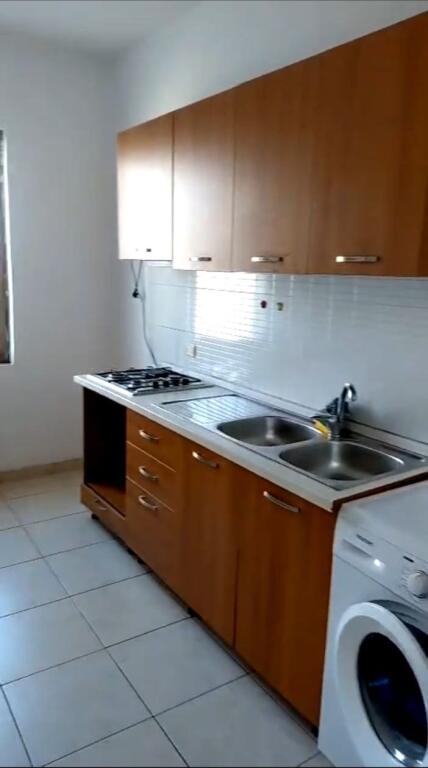 APPARTAMENTO 2+1. 30000 LEKE.CITTÀ STUDENTI