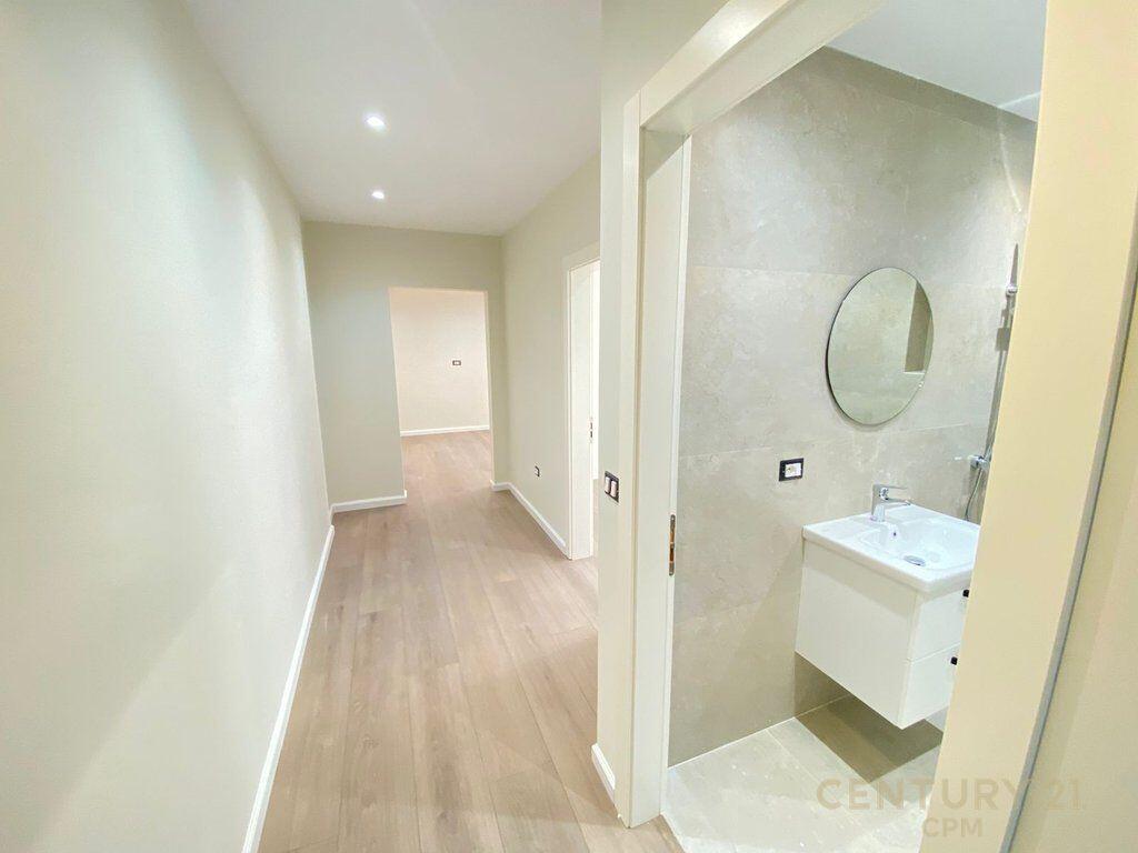 VENDIAMO APPARTAMENTO 1+1 NEL COMUNE DI PARIGI