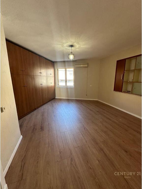 VENDESI APPARTAMENTO 2+1 | KOMBINAT | RISTRUTTURATO | ORIENTAMENTO EST | CON IPOTECA