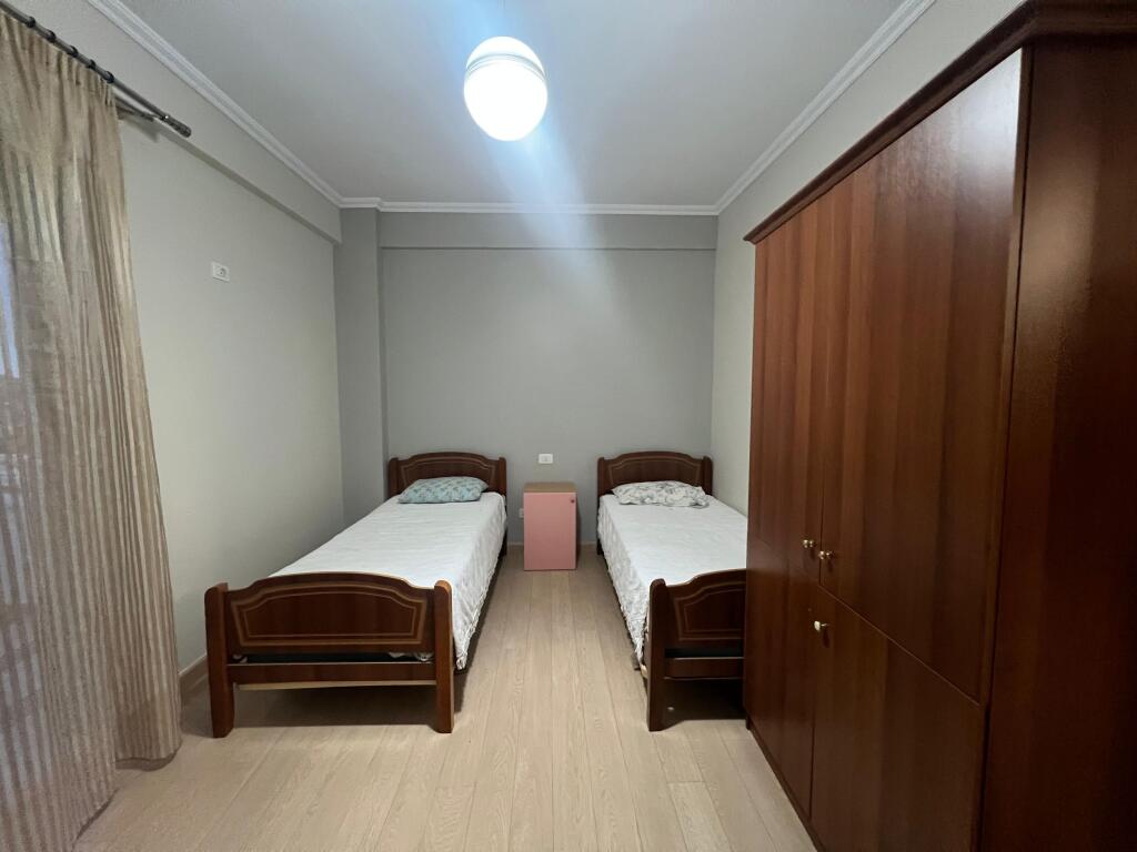 JEPET ME QERA APARTAMENT 2+1+2 FRESKU