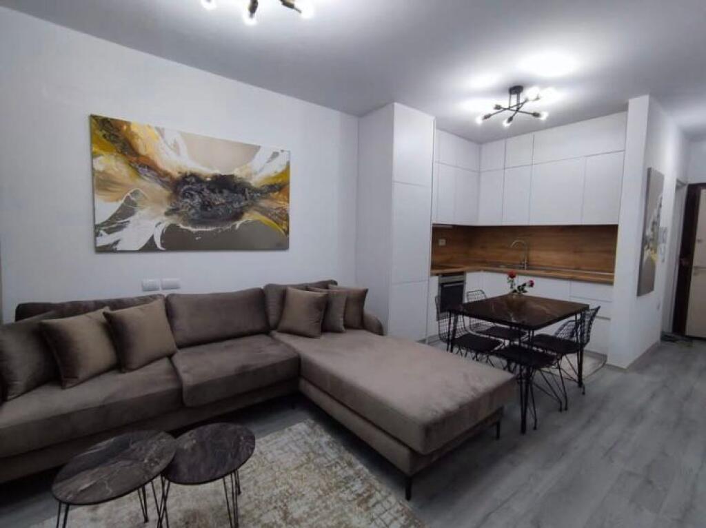 Qera 2+1 prane Nentekatsheve.