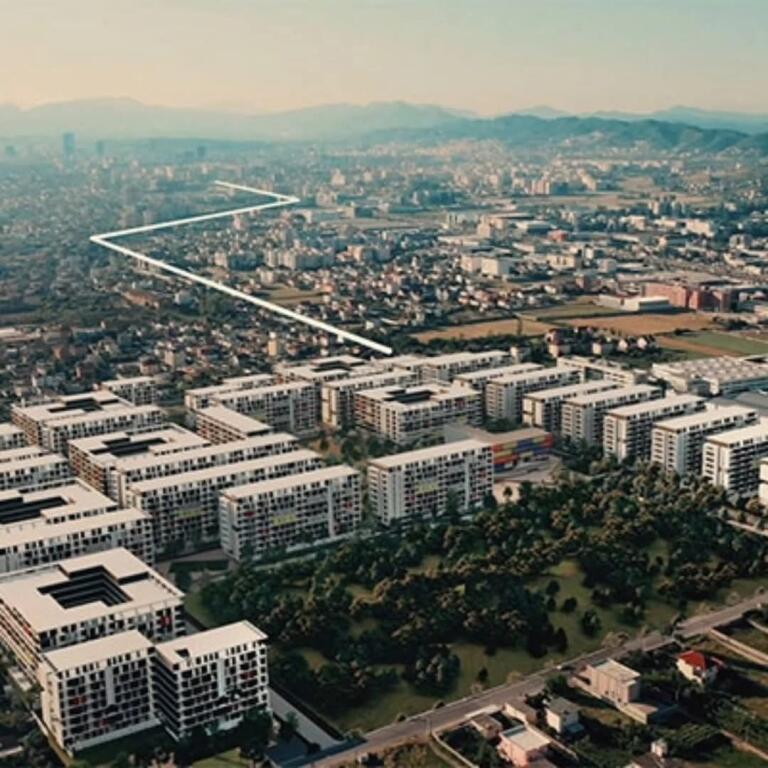 Shitet Apartament 2+1+2 me Verandë në Univers City, pranë QTU – Tiranë