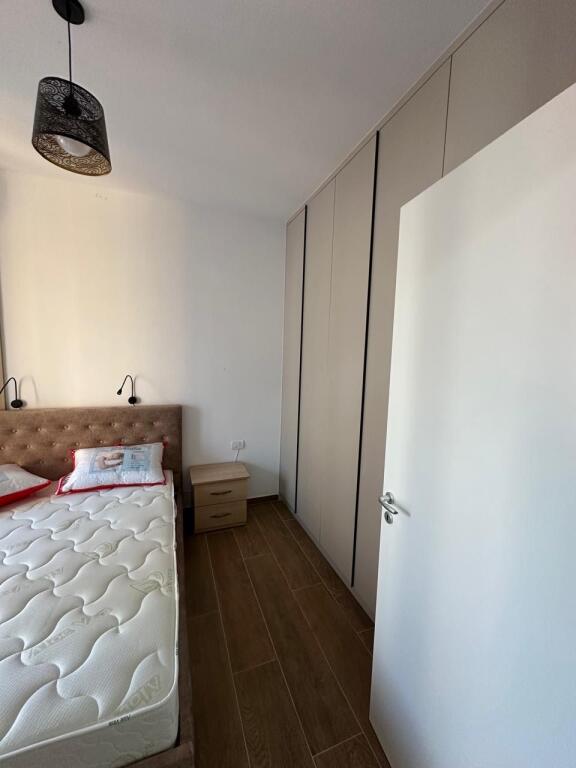 Apartament 1+1, Pazari i Ri!