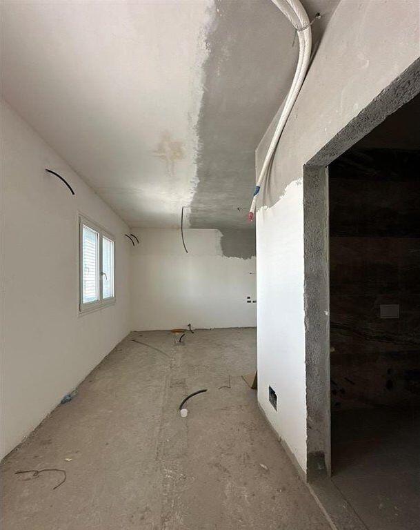 Esclusivo! Appartamento 3+1+2 con Ampia Veranda & Piscina Privata – Via 5 Maji, Tirana!