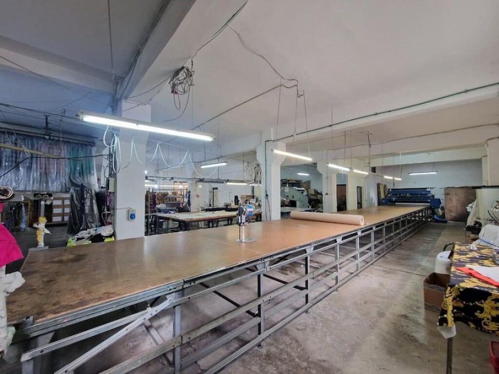 💼 Objekt Funksional 2-Katësh me Zyra & Ashensor Mallrash – Siri Kodra