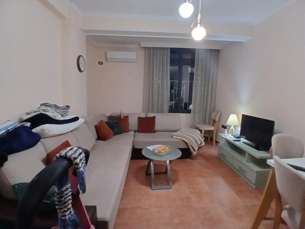 Jepet Me Qera Apartament 1+1+1 Ballkon