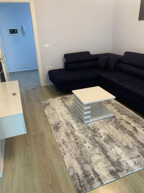 APARTAMENT ME QERA 2+1 21 DHJETORI 700 EURO