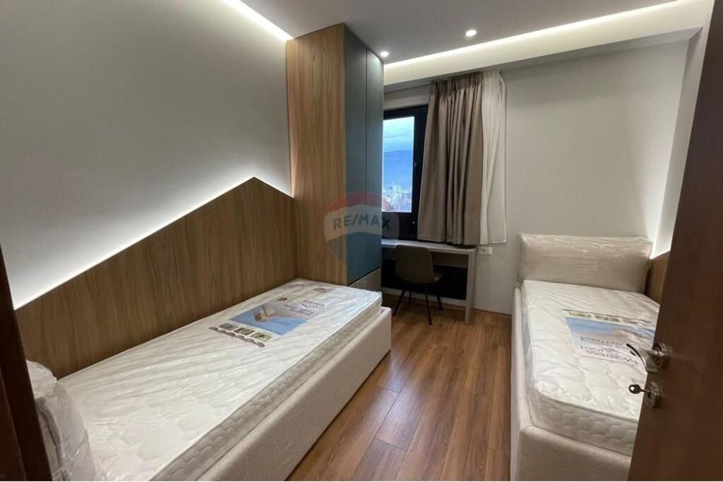 Apartment 2+1 for rent on Dibra street!