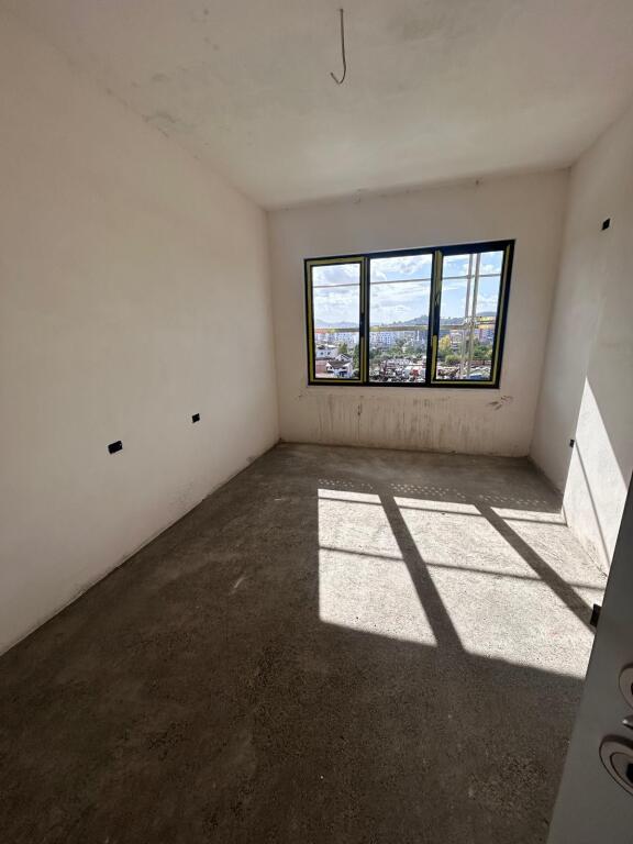 VENDESI APPARTAMENTO 2+1+2 VICINO CASA ITALIA 110,000 €