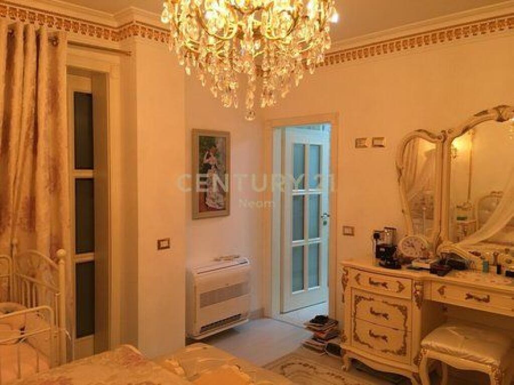 Shitet apartament 2+1+2 në Kompleksin “Colombo”, Liqeni i Thatë