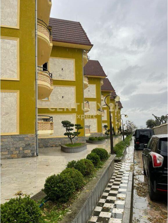 Apartament 1+1me post parkimi për qira në Rezidencën Lake Land në Farkë, Tiranë!