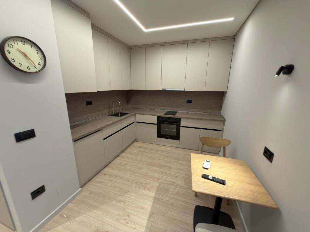 🏙️ Qira 3 Apartamente 📍 Qendër Tiranë, afër Pazarit të Ri