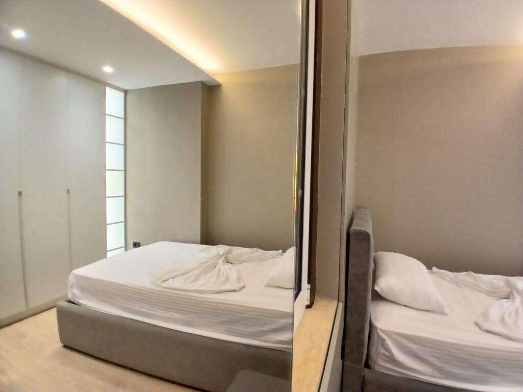 Jepet me qera  Apartment 3+1+2 tualete te Kodra e Diellit.