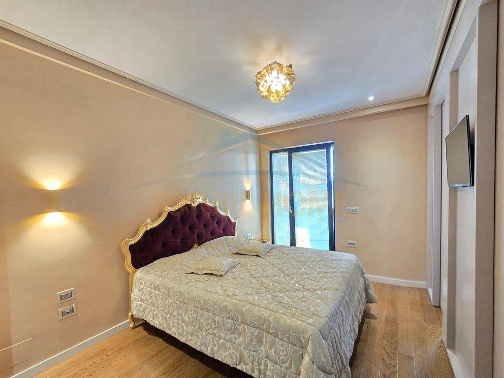 FOR SALE APARTMENT 2+1+2 PARKING SPACES, IN THE CENTER