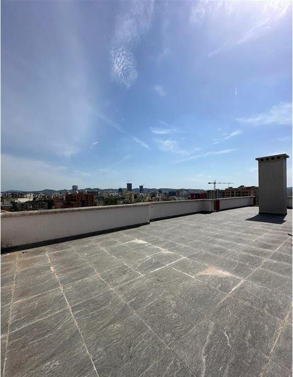 Esclusivo! Appartamento 3+1+2 con Ampia Veranda & Piscina Privata – Via 5 Maji, Tirana!