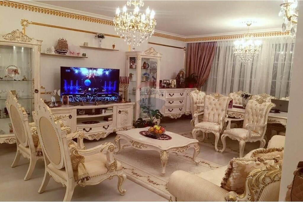 Shitet Apartament 2+1+2 Kompleksi Kolombo !