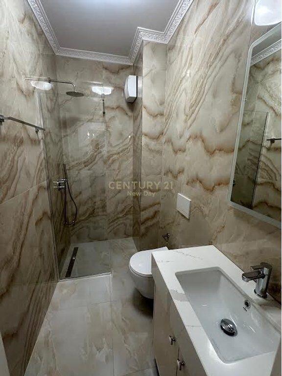 Apartment newly furnished for rent at Pazari Ri.