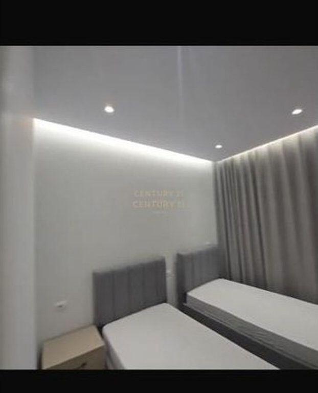 Jepet me qira 2+1+post parkimi prane Hipotekes 750 € /Muaj