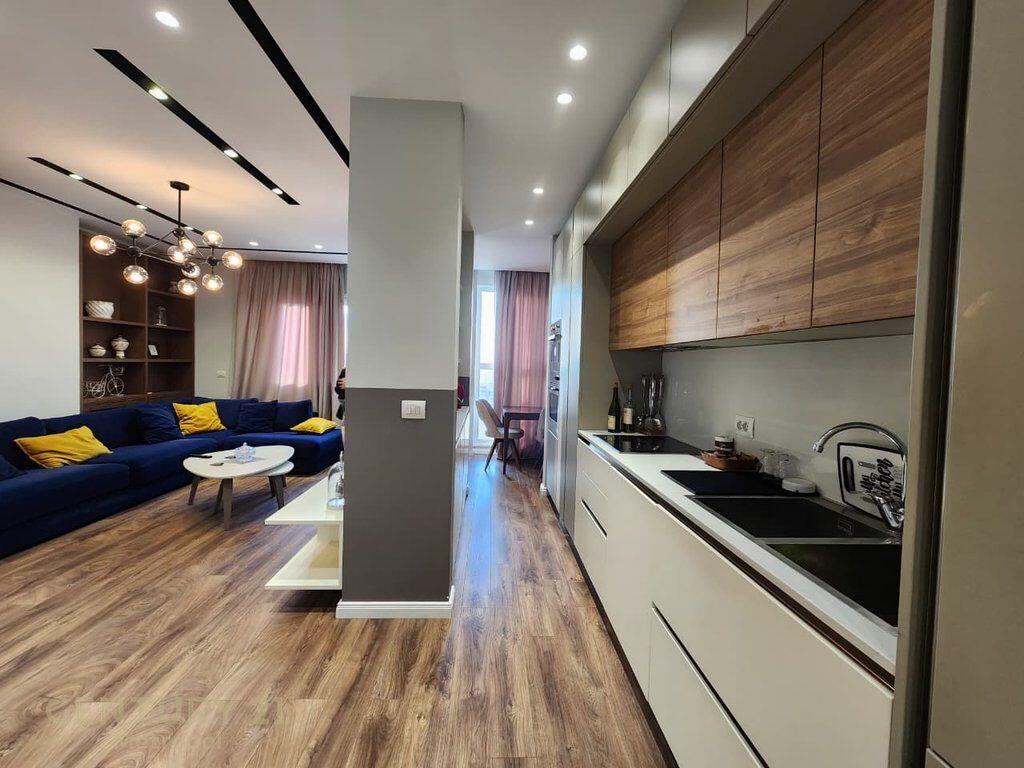 APARTMENT 3+1+2 FOR RENT AT BARRICADES STREET !