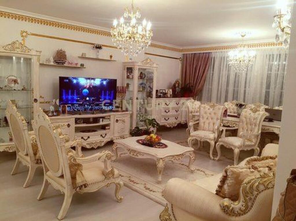 Shitet apartament 2+1+2 në Kompleksin “Colombo”, Liqeni i Thatë