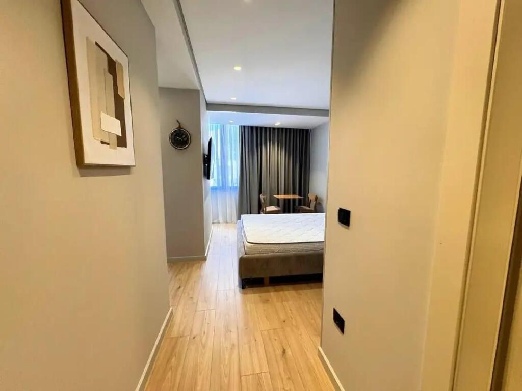 Jepen me qira 3 garsoniere te bollshme me ambjent Gatimi me vete secila