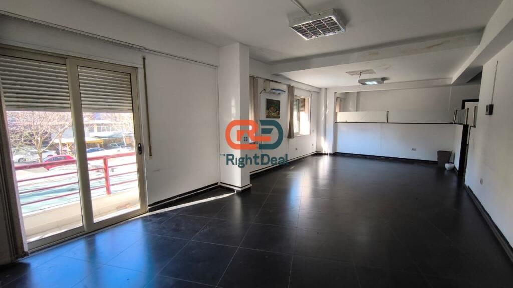 OPPORTUNITY!!! In Don Bosko, Apartment 1+1 And Commercial Space With Dedicated Entrance For Sale!