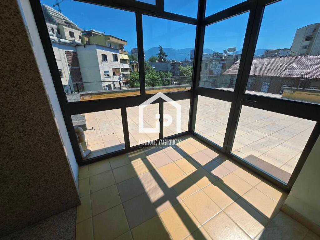 AFFITTASI: SUPER VILLA 3 VANI - zona: LULISHTJA 1 MAJI/ BLV BAJRAM CURRI   