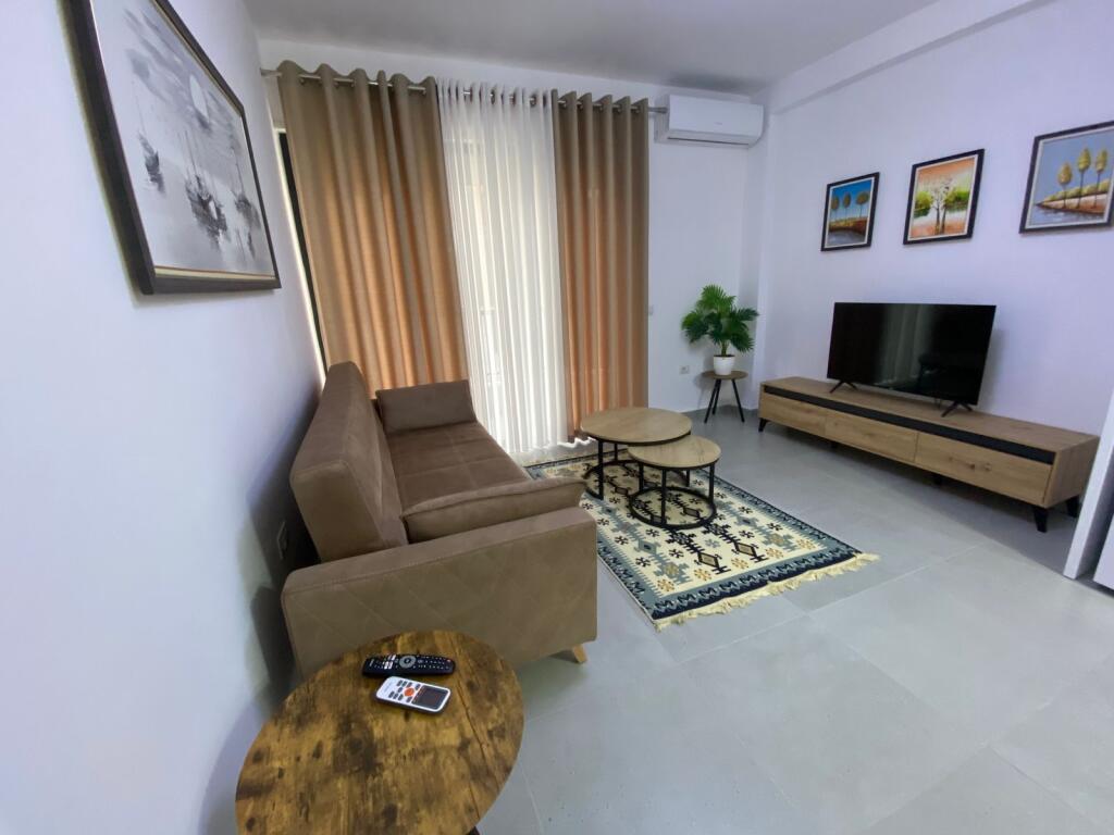 Apartament me qira 1+1 – Rruga e Durrësit, pranë Colosseo
