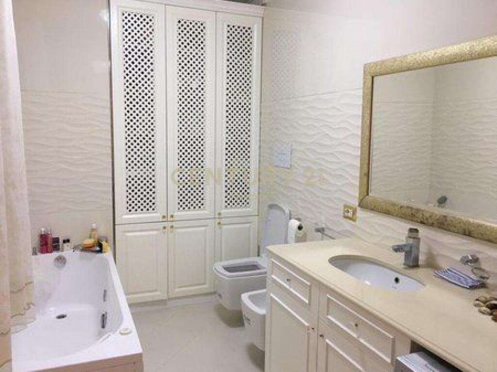 Shitet apartament 2+1+2 në Kompleksin “Colombo”, Liqeni i Thatë