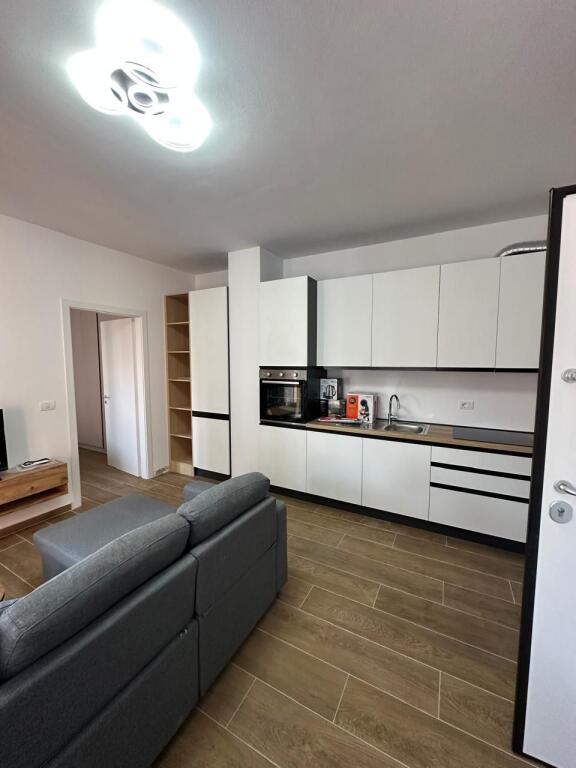 APARTAMENT 1+1+ PARKIM ME QIRA TEK SHKOLLA E KUQE