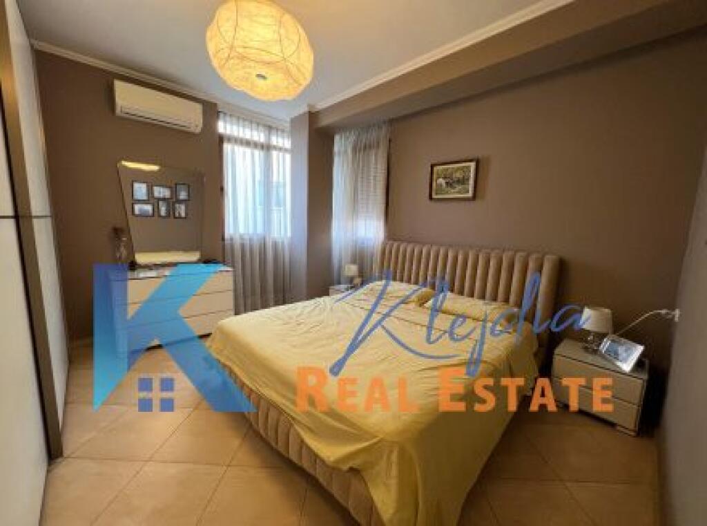 Apartament 2+1+2 me qira te Kodra e Diellit, afer market Aldi