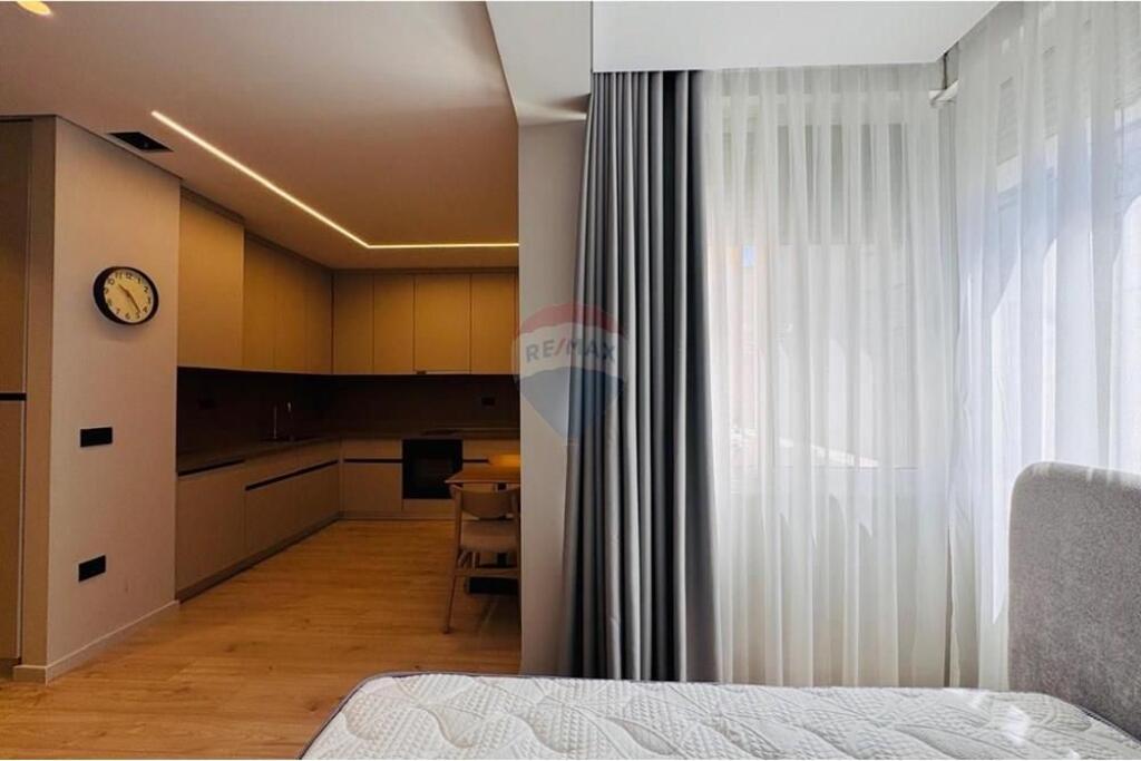 Tre Garsionera me qira te Pazari i Ri!