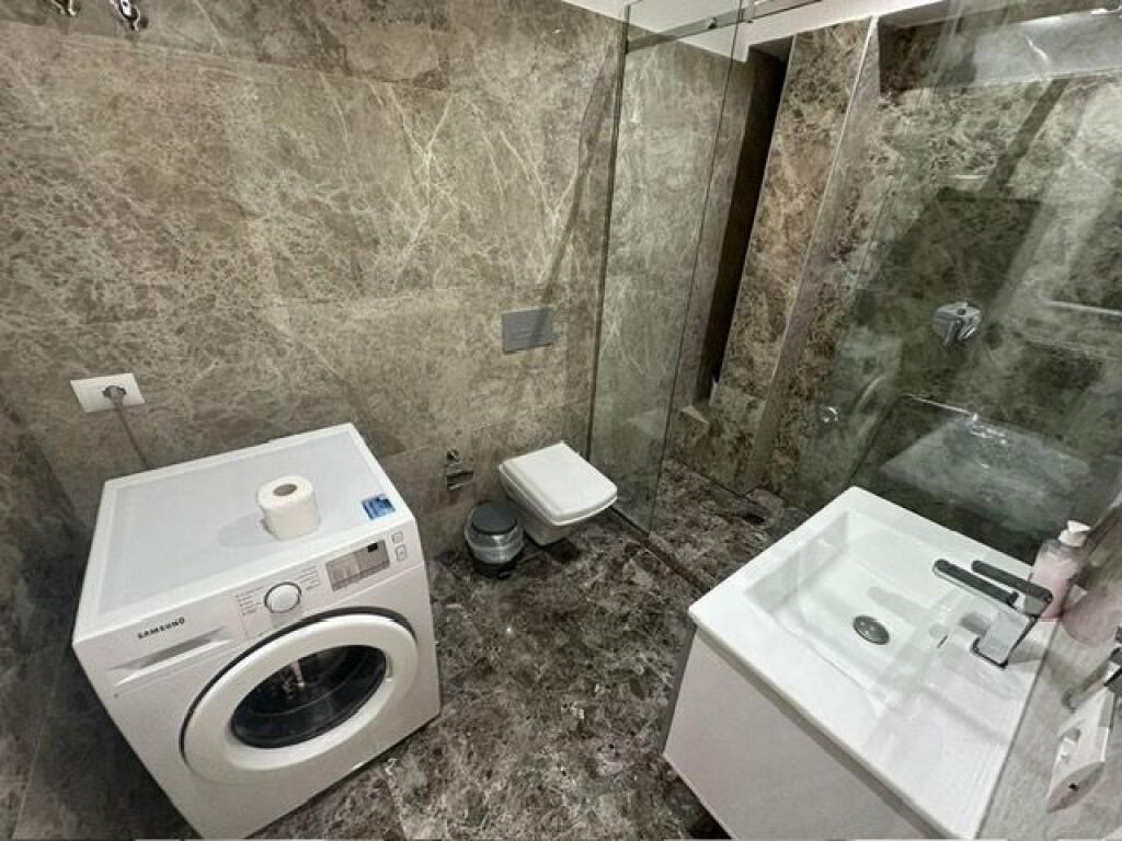 🏡 Appartamento 1+1 in vendita a Saranda con vista mozzafiato sul mare 🌊 e posto auto 🚗