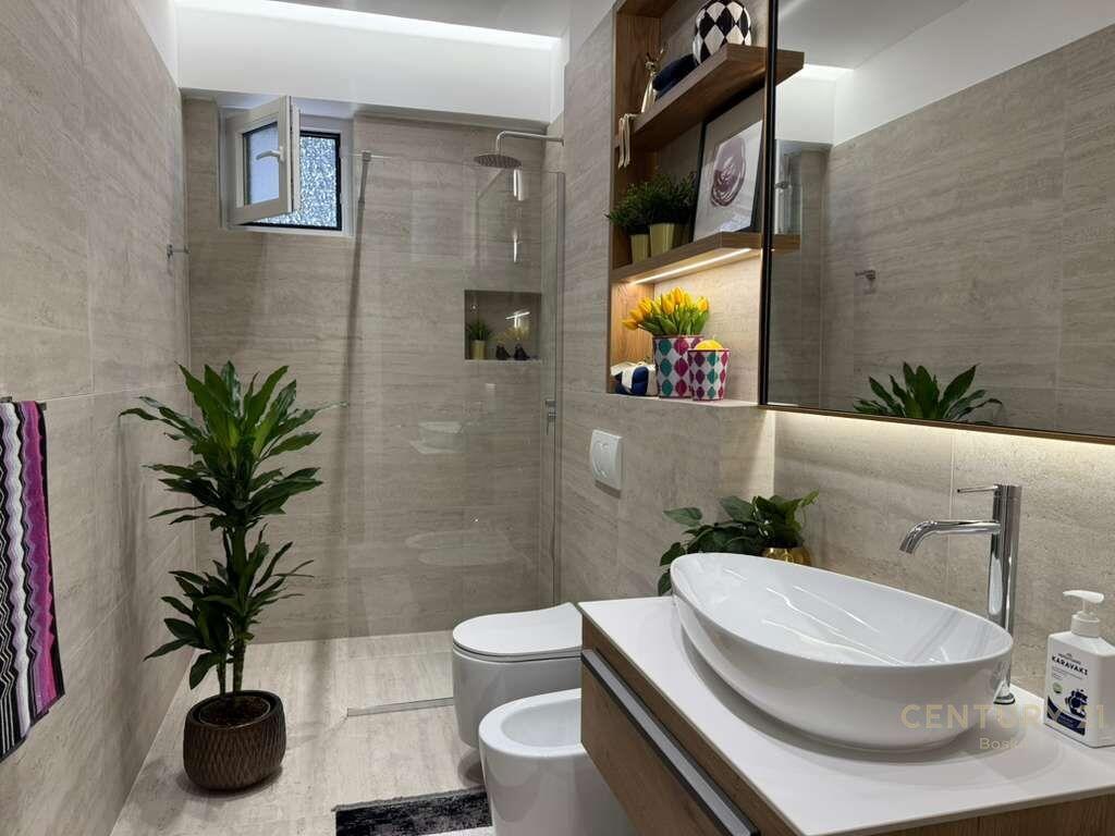 🏡 Apartament 2+1 për shitje – 21 Dhjetori, Tiranë !