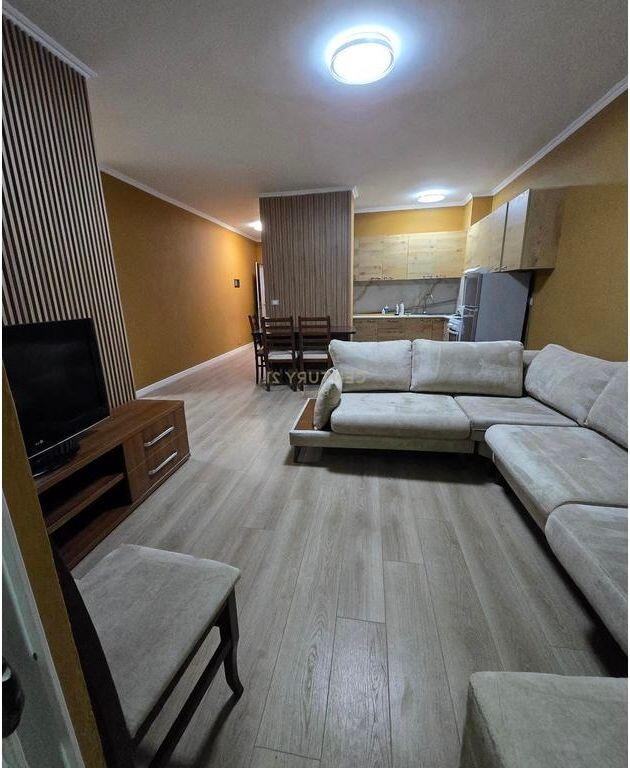 Apartament 2+1 me qira, Komuna e Parisit