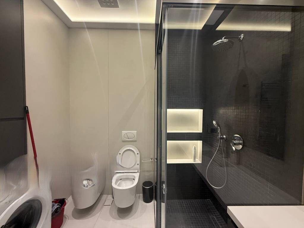 Apartament per qira 1+1+post parkimi i mobiluar, tek Kompleksi "Deliorgji"! 1,050 € /Muaj