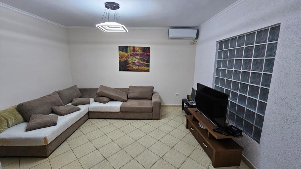 🏢Ferit Xhajko Street, after Tirana Bank, a 2+1 furnished apartment is for rent. 550 Euro