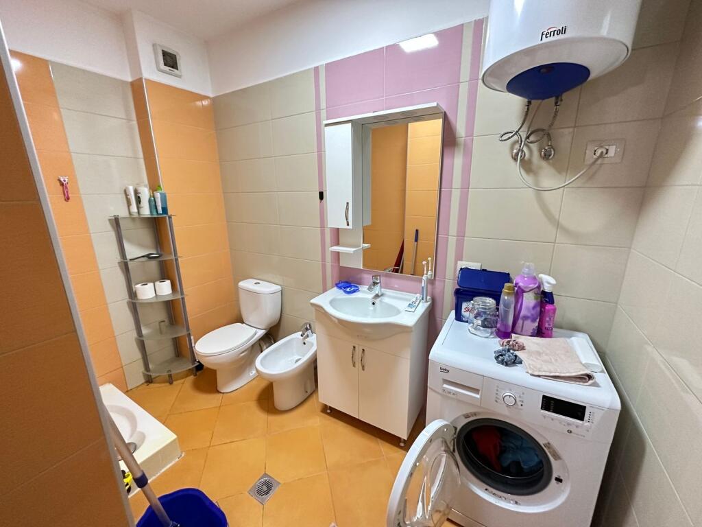 📣 QIRA Apartament 1+1 📍 Liqeni i Thatë, Tiranë 🏢 Kati i 3-të | Me ashensor ✨ Totalisht i mobiluar, i ri dhe shumë komod 💶 550 € / muaj
