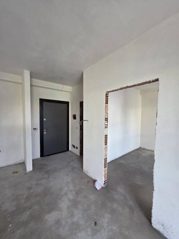 VENDESI APPARTAMENTO 1+1 – VICINO OSPEDALE AMERICANO 2, VIA DIBRËS