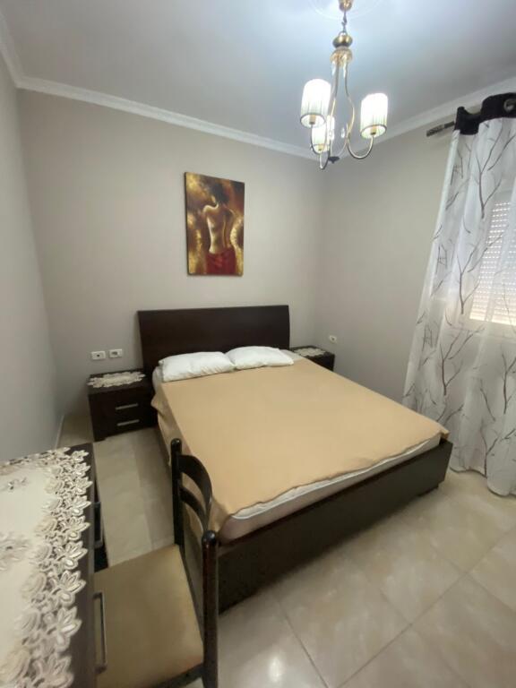 Jepet me qera apartament 2+1+2 tualete+ballkon te Fusha e Aviacionit te "Bar Votra".