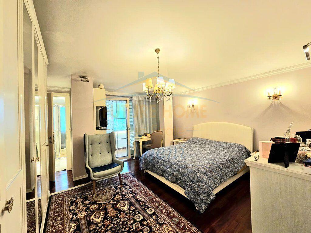 Shitet,Apt 2+1+Post parkimi, liqeni i thate,Tirane.