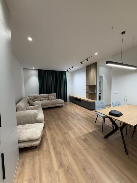 IN VENDITA, APPARTAMENTO 2+1, CAMPO D'AVIAZIONE, 265.000€