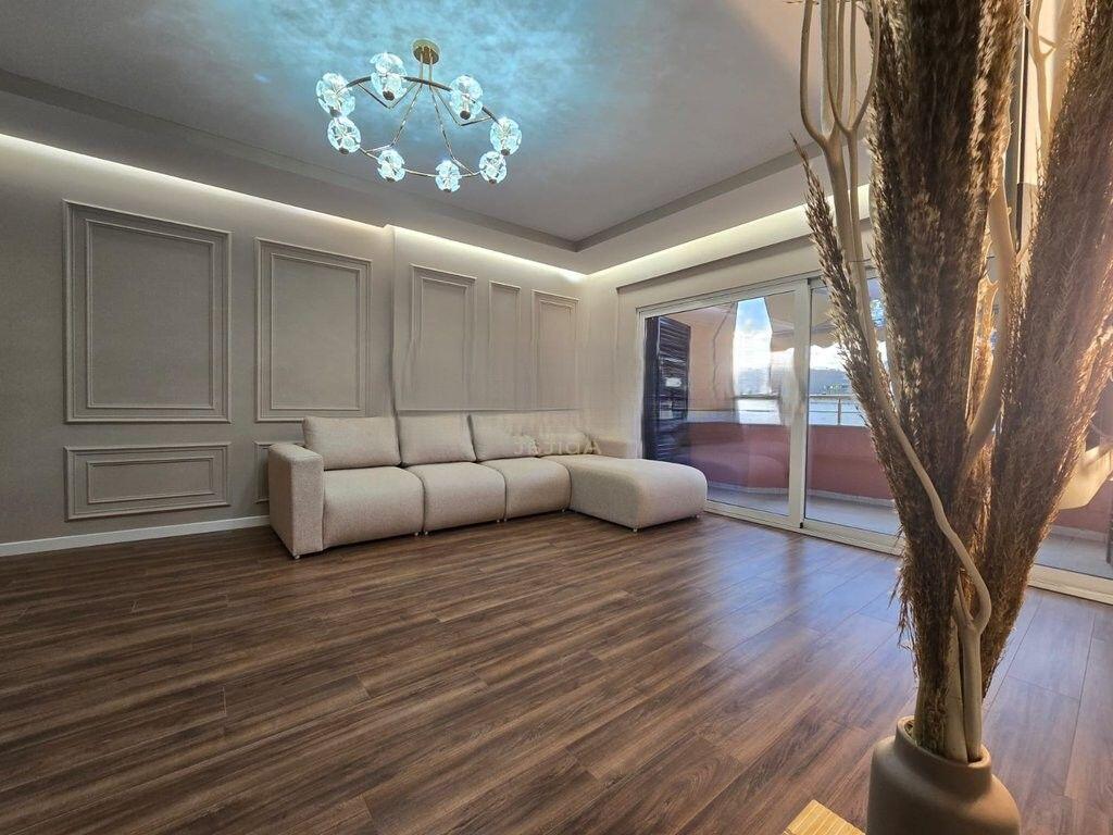 Paris Municipality 2+1 Apartment with wardrobe for sale! €285,000