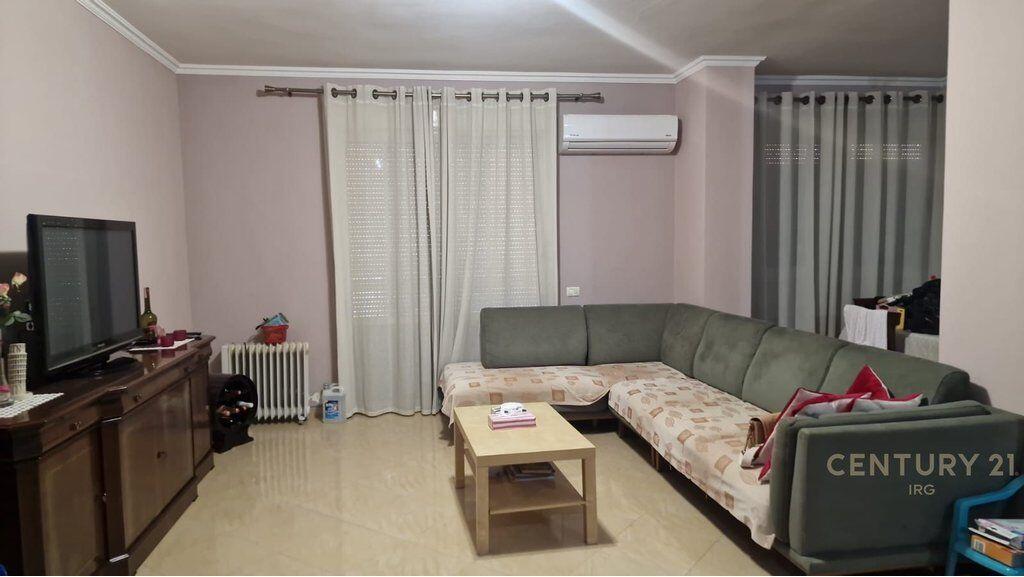 Apartment 2+1 for sale near the Red School