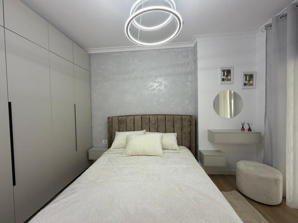 Apartament 2+1 per shitje prane Eja Studio ne Astir.