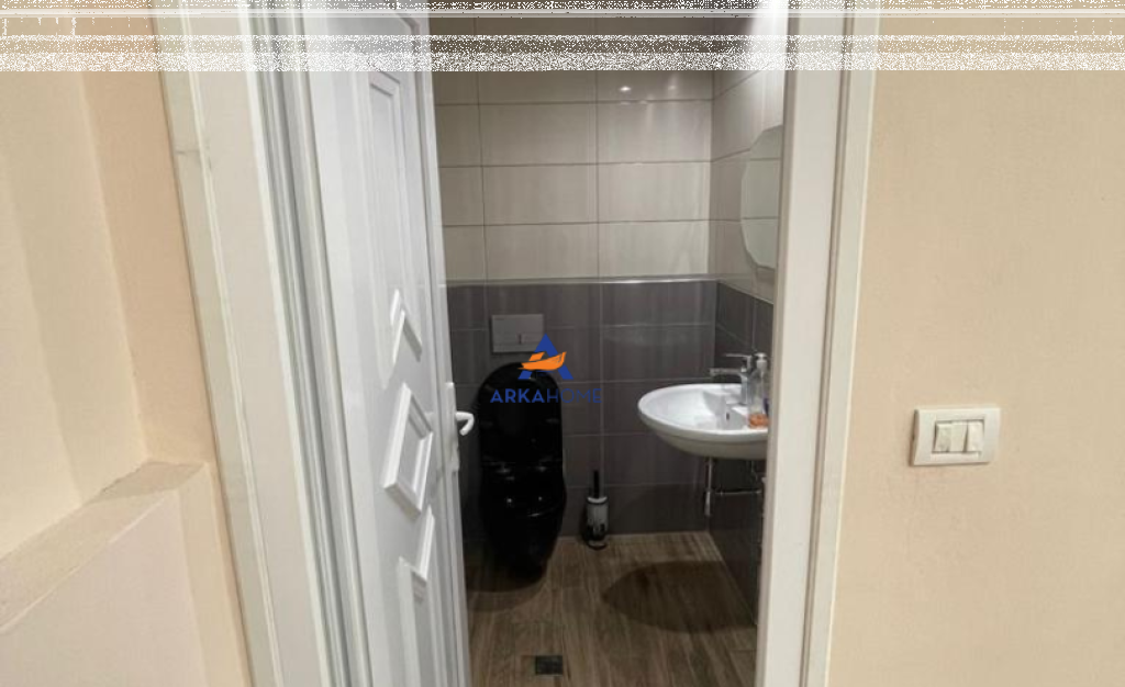 SHITET AMBIENT BIZNESI 80M2 "RRUGA ANDON ZAKO CAJUPI,BLLOK" 450.000 EURO