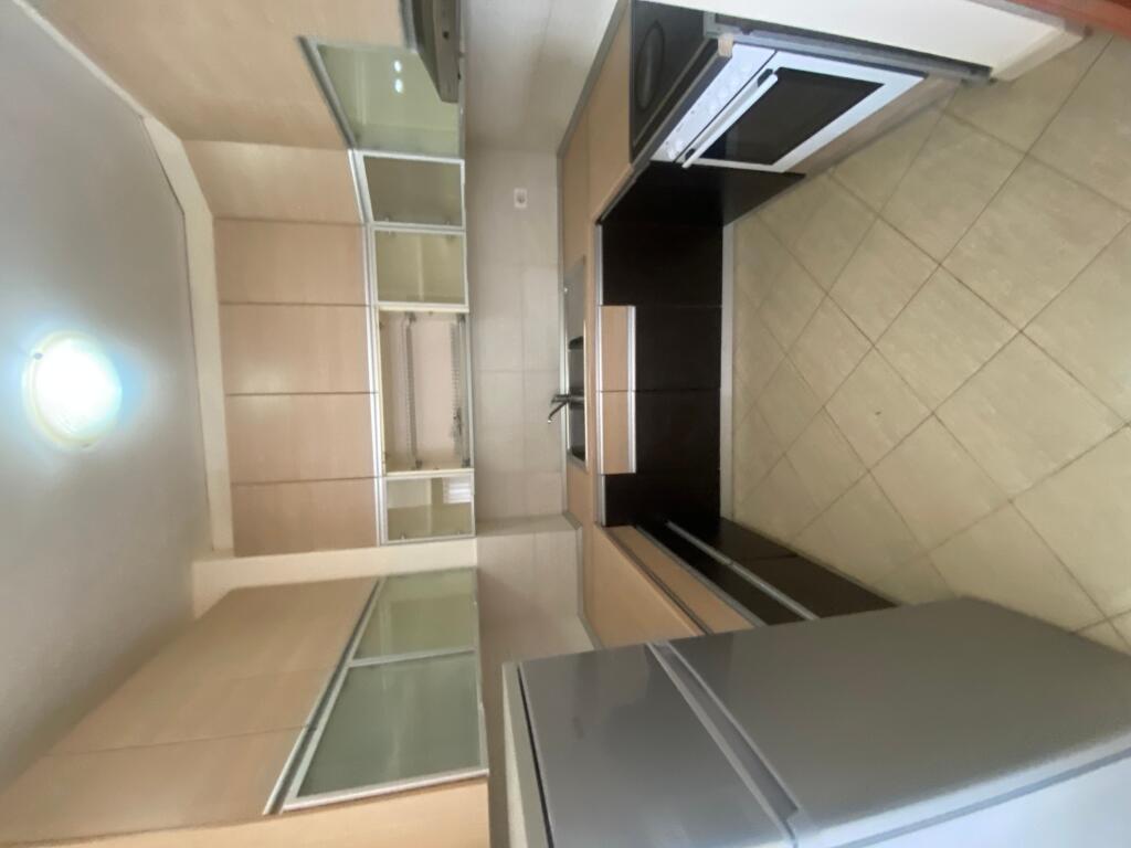 2+1,i mobiluar rruga hamdi sina liqeni i thate,cmimi 500 mije leke