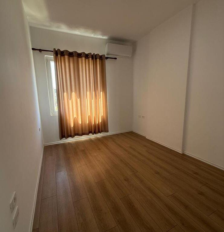 Zyre Me Qera Ne Bllok (ID BZ2396) Tirane