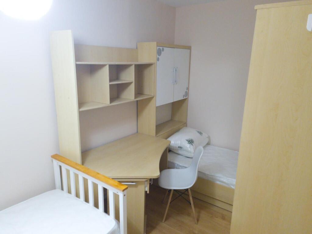 🏢Ish Fusha Aviacionit,Rr.Studenti jepet me qera apartament ,2+1,i mobiluar 65,000Leke