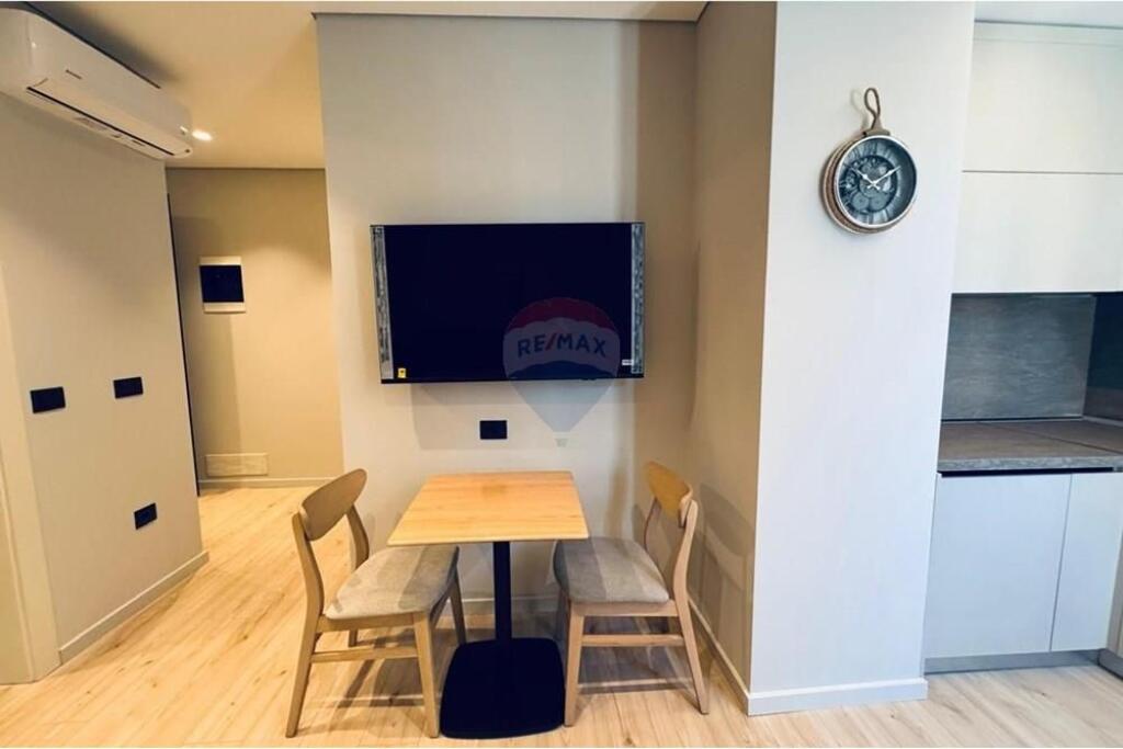 Tre Garsionera me qira te Pazari i Ri!